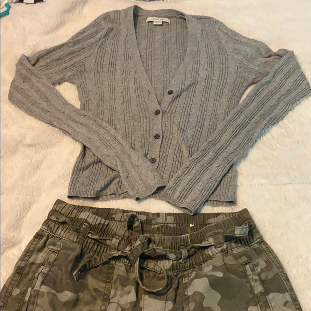 AE Cropped Button Down Top